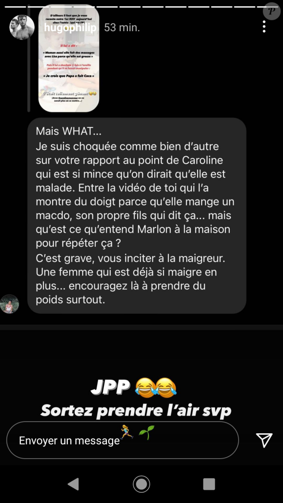 Hugo Philip et Caroline Receveur gênés pendant une séance chez l'ostéo, le 11 janvier 2021