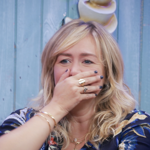 Enora Malagré avoue à Jarry dans son "Jarry Show" avoir été draguée par des invités de "Touche pas à mon poste".