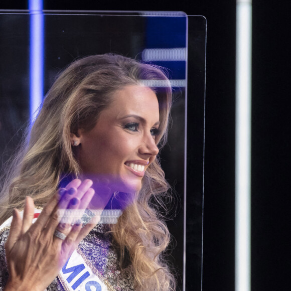 Exclusif - Amandine Petit (Miss France 2021) et Sylvie Tellier - Enregistrement de l'émission "Touche Pas à Mon Poste (TPMP)". Le 7 janvier 2021. © Jack Tribeca / Bestimage