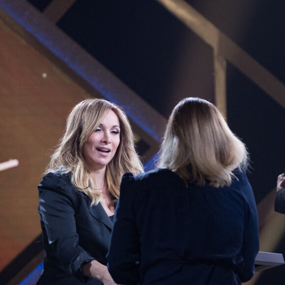 Exclusif - Hélène Segara - Enregistrement de l'émission "La Lettre", présentée par S.Davant, qui sera diffusée le 16 janvier 2021 sur France 2. Le 16 octobre 2020 © Cyril Moreau / Bestimage