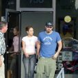  Ben Affleck et Jennifer Lopez achètent un nouveau 4X4 Savannah. 