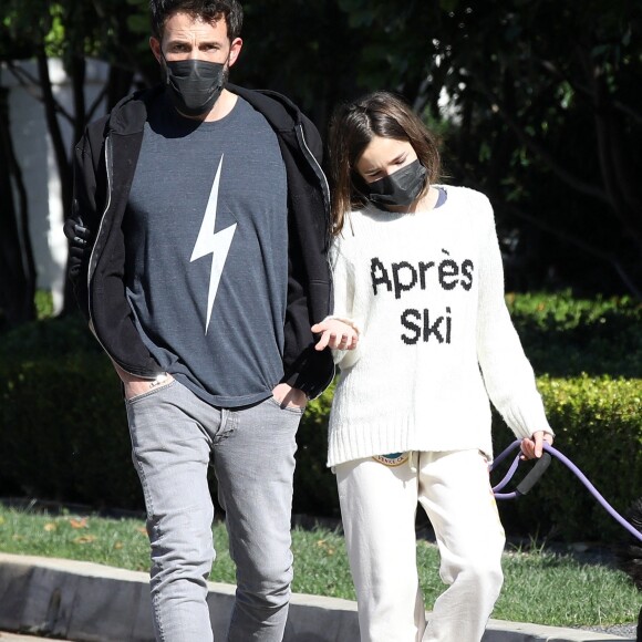 Ben Affleck se promène avec sa fille Serafina à Los Angeles. Le 9 janvier 2021.