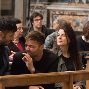Alice Zucca, Ricky Martin et son mari Jwan Yosef lors de l'installation artistique "Tensegrity" de J.Yosef dans l'église Santa Maria Montesanto de Rome, Italie. Le 6 mai 2019.