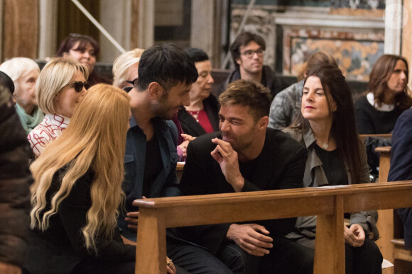 Alice Zucca, Ricky Martin et son mari Jwan Yosef lors de l'installation artistique "Tensegrity" de J.Yosef dans l'église Santa Maria Montesanto de Rome, Italie. Le 6 mai 2019.