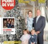 Le prince Albert de Monaco, son épouse la princesse Charlene et leurs enfants, le prince Jacques et la princesse Gabriella, posent en couverture du magazine "Point de vue" pour son édition du 23 décembre 2020.