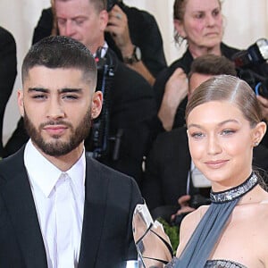 Gigi Hadid et  Zayn Malik - Soirée Costume Institute Benefit Gala 2016 (Met Ball) sur le thème de "Manus x Machina" au Metropolitan Museum of Art à New York, le 2 mai 2016. 