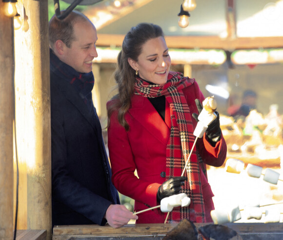 Le prince William et Catherine Kate Middleton rencontrent des étudiants au chateau de Cardiff pour évoquer leur ressenti sur le confinement le 8 décembre 2020.