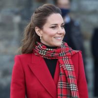 Kate Middleton : Nouveau look de "working mom" et crinière XL, la duchesse surprend