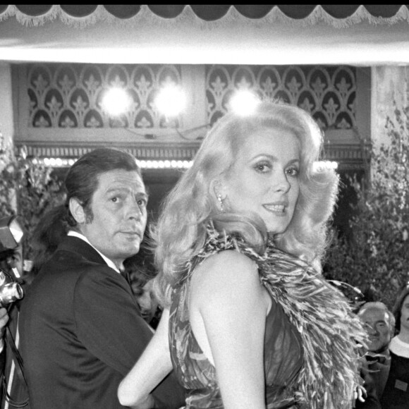 Catherine Deneuve et Marcello Mastroianni en 1974.