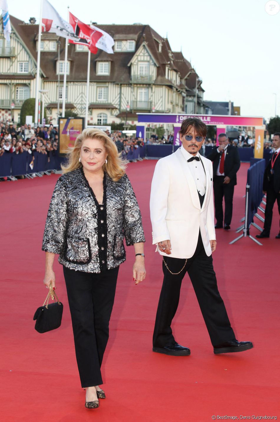 Johnny Depp et Catherine Deneuve (Présidente du jury) - Tapis rouge du film "Waiting for the Barbarians" avant la cérémonie d'hommage à J. Depp pour l'ensemble de sa carrière lors du 45ème festival du Cinéma Américain de Deauville le 8 septembre 2019. © Denis Guignebourg/Bestimage