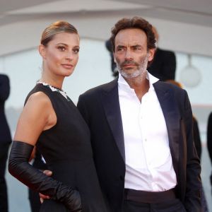 Anthony Delon et sa fiancée Sveva Alviti lors de la cérémonie d'ouverture de la 77ème édition du festival international du film de Venise (Mostra).