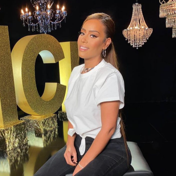 Amel Bent sur le plateau de The Voice en janvier 2021.