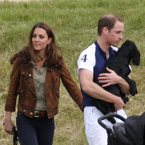 Prince William, Kate et le défunt Lupo le 17 juin 2012. 