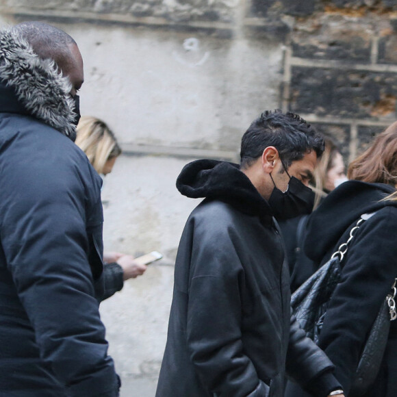 Jamel Debbouze et Melissa Theuriau - Obsèques de Jean-Pierre Bacri au crématorium du cimetière du Père Lachaise à Paris le 26 janvier 2021. © Panoramic / Bestimage