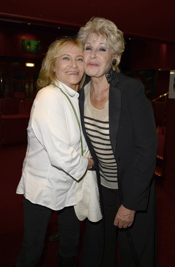 Nathalie Delon et Nicole Sonneville - 100ème du spectacle "Mugler Follies" au Théâtre le Comédia à Paris le 26 mai 2014. 