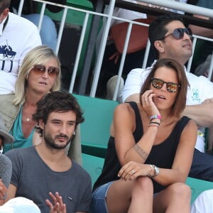 Laure Manaudou et Jérémy Frérot (du groupe Fréro Delavega) - People dans les tribunes lors de la finale des Internationaux de tennis de Roland-Garros à Paris, le 7 juin 2015.