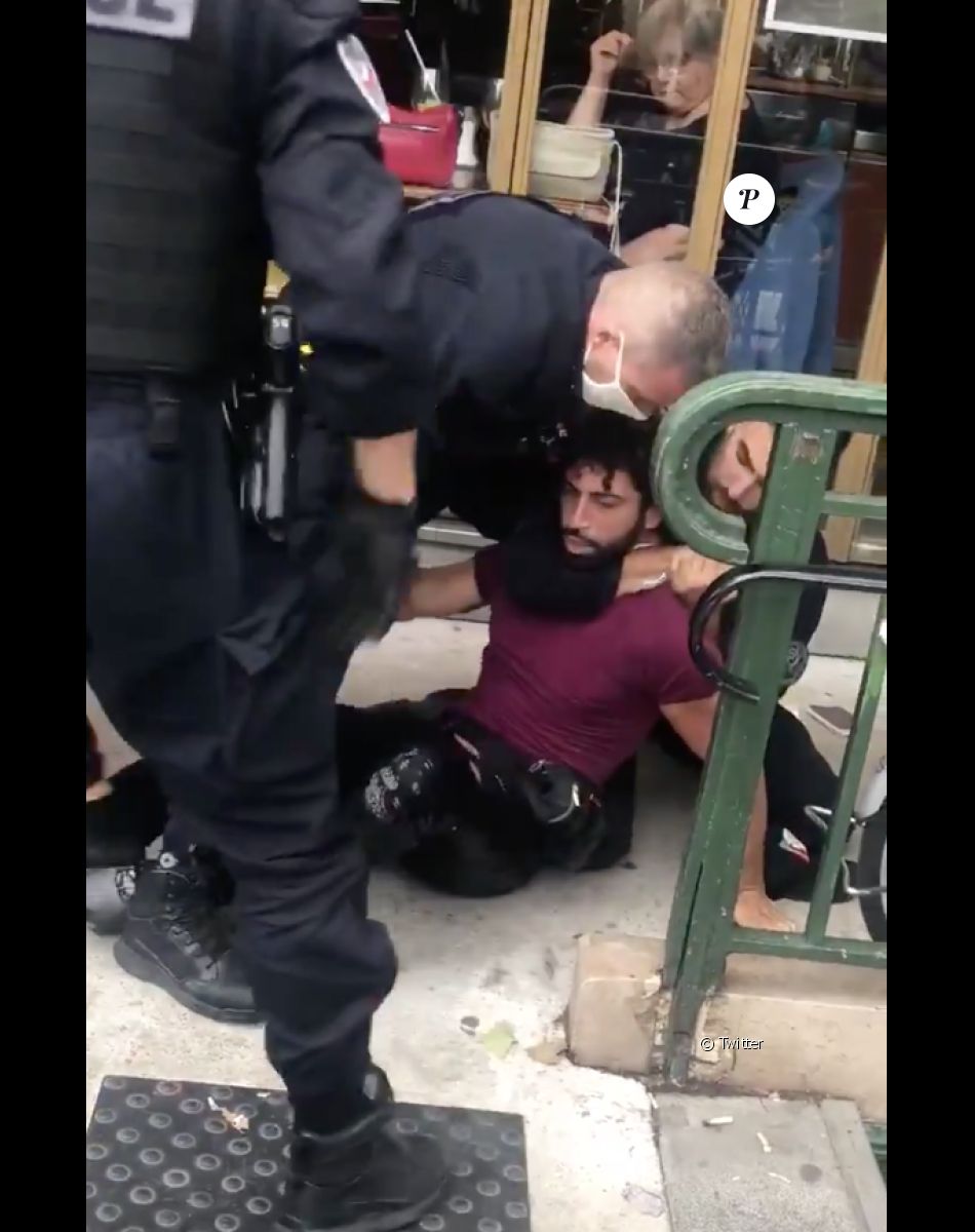 Ademo (PNL) se fait violemment arrêter par quatre policiers à Paris. L'artiste français a été placé en garde à vue au commissariat du XIVe pour "usage de stupéfiants", "outrage" et "rébellion".
