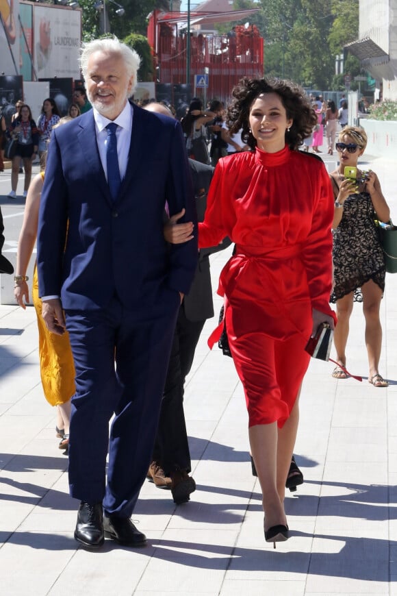 Tim Robbins et Hannah Chodos arrivent à l'hôtel Excelsior lors de la 76ème Mostra de Venise, Festival International du Film de Venise, le 3 septembre 2019.
