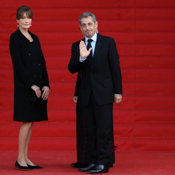 Nicolas Sarkozy et sa femme Carla Bruni - Arrivées en l'église Saint-Sulpice pour les obsèques de l'ancien président de la République Jacques Chirac à Paris. Un service solennel sera présidé par le président de la République. Le 30 septembre 2019 © Stéphane Lemouton / Bestimage 