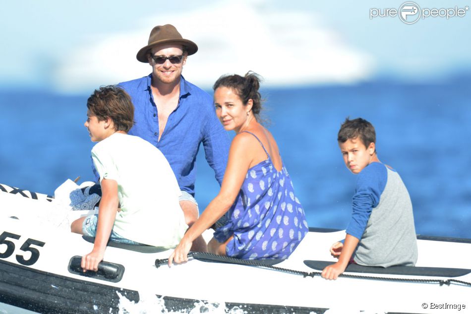 Саймон бейкер фото с женой и детьми