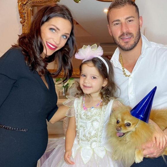 Julia Paredes et son compagnon Maxime Parisi attendent leur deuxième enfant ensemble - Instagram
