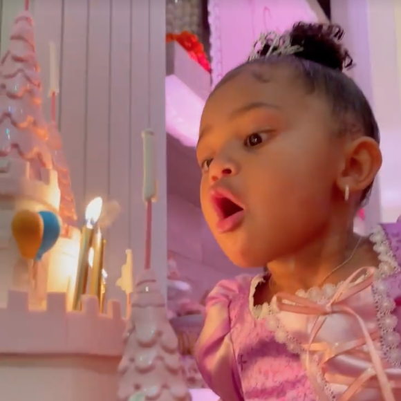 La fille de Kylie Jenner et Travis Scott, Stormi, a fêté ses 3 ans le 1er février 2021.