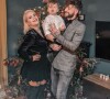 Manon de "The Voice" avec son mari Hugo et son fils Lenny au réveillon de Noël