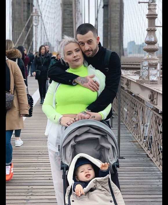 Manon de "The Voice" aux Etats-Unis avec son mari Hugo et leur fils Lenny, le 27 novembre 2019