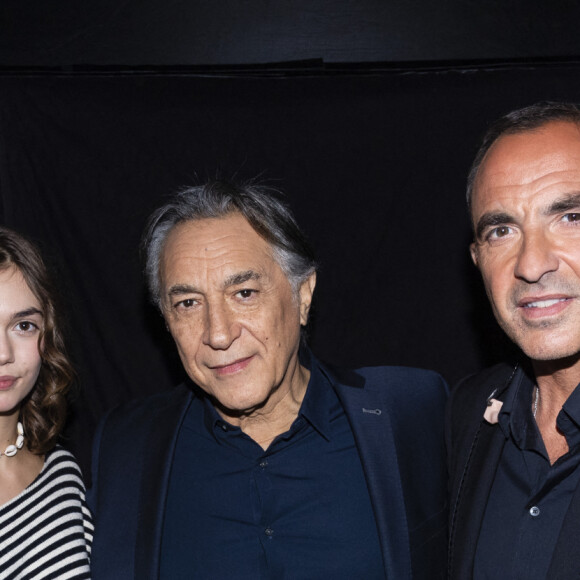 Exclusif - Richard Berry, sa petite fille Elise Petit et Nikos Aliagas - Surprises - Backstage de l'enregistrement de l'émission "La Chanson secrète 5", qui sera diffusée le 11 janvier 2020 sur TF1, à Paris. Le 17 décembre 2019 © Gaffiot-Perusseau / Bestimage