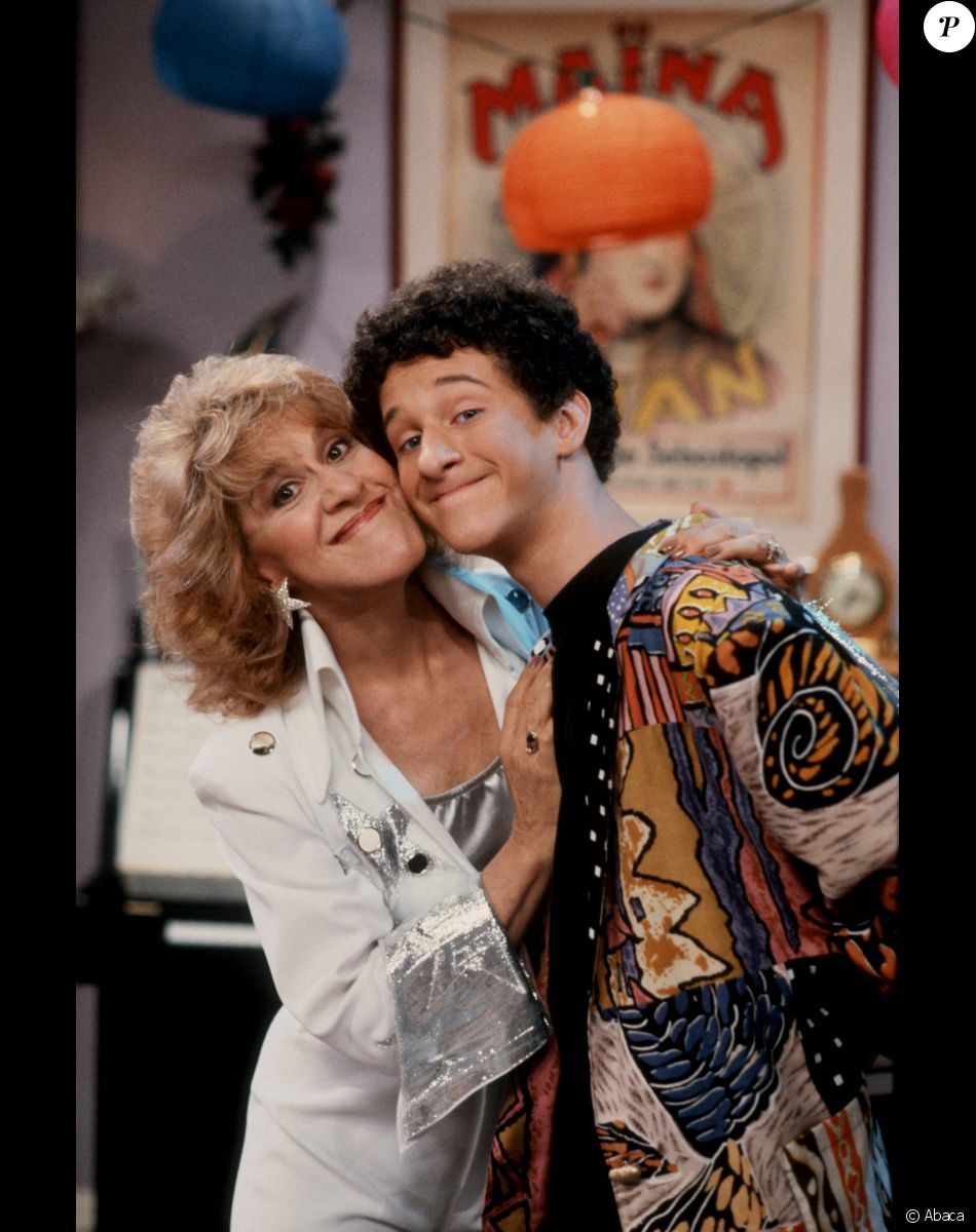 Dustin Diamond et Ruth Buzzi dans "Sauvés par le gong".