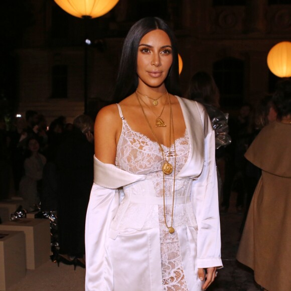 Kim Kardashian - Défilé Givenchy par Riccardo Tisci (collection prêt-à-porter printemps-été 2017) à Paris, le 2 octobre 2016. © Olivier Borde/Bestimage