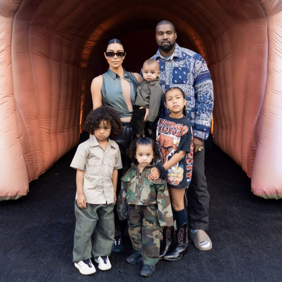 Kim Kardashian, Kanye West et leurs quatre enfants North, Saint, Chicago et Psalm. Février 2020.