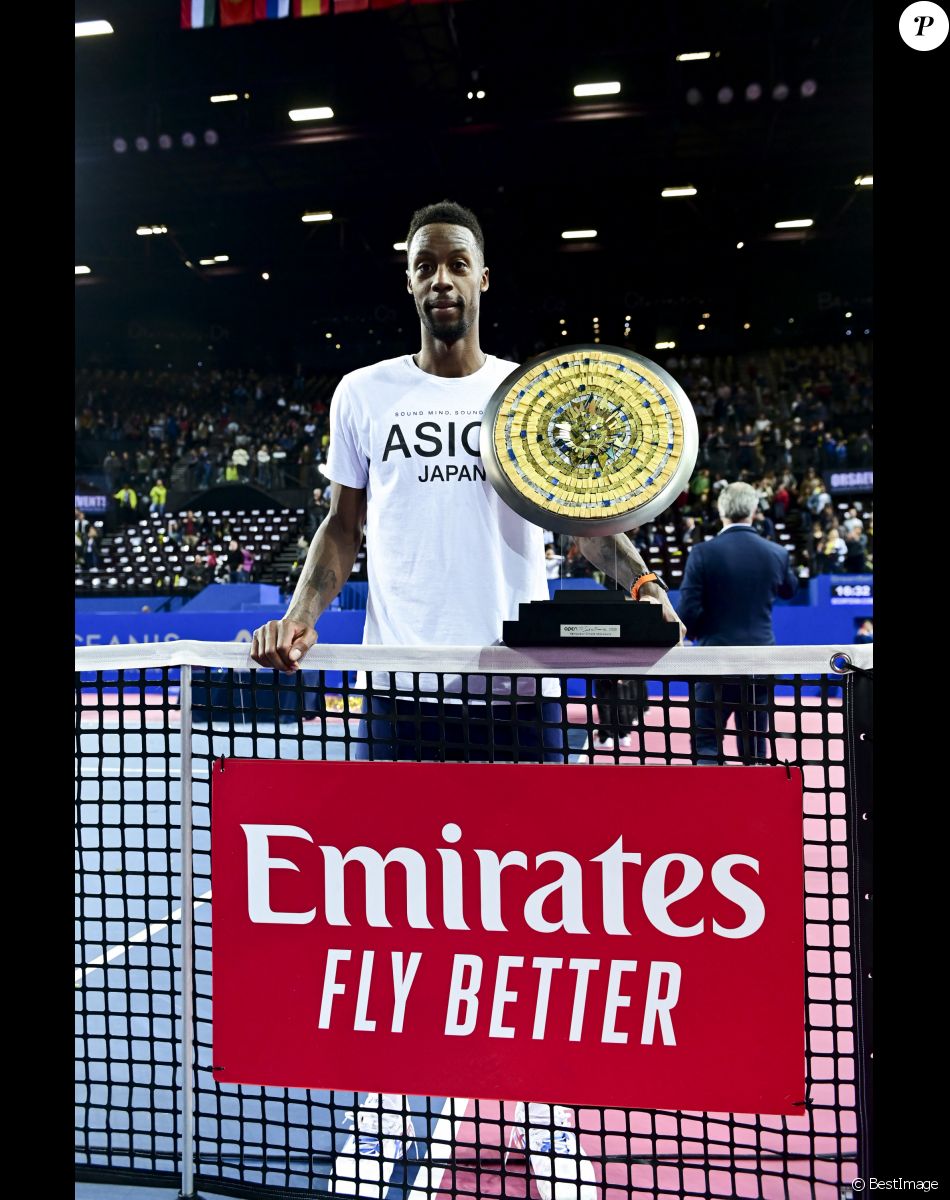 Gael Monfils (Fra) posant avec le trophee - Gaël Monfils remporte la finale hommes de l'Open de tennis Sud de France à Montpellier, France, face à Vasek Pospisil (7-5, 6-3), le 9 février 2020. © Jean-Baptiste Autissier/Panoramic/Bestimage
