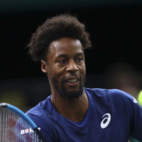 Match "Gaël Monfils - Denis Shapovalov (2/6 - 2/6)" lors du tournoi Rolex Paris Masters 2019, le 1er novembre 2019. 