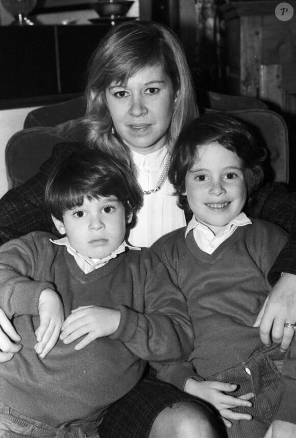 Archives - Rendez-vous avec Christine Dassin et ses fils Julien et Jonathan à leur domicile. Milieu des années 1980. © Jean-Claude Woestelandt / Bestimage