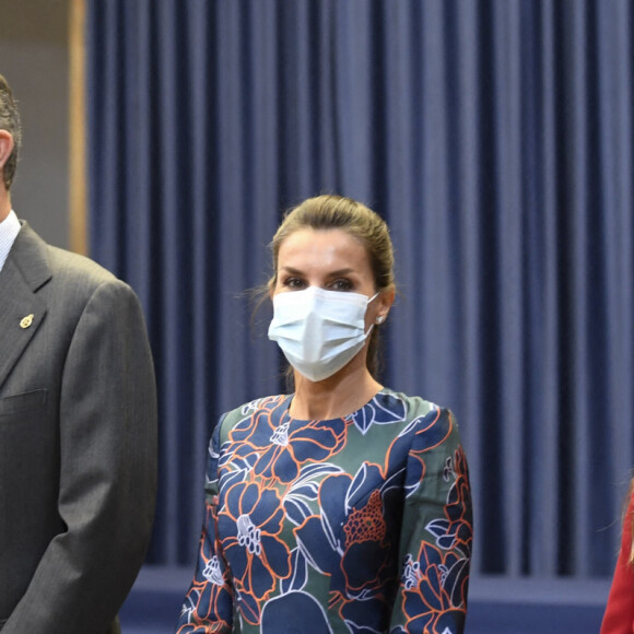 La Princesse Leonor, Le roi Felipe VI et la reine Letizia d'Espagne et l'Infante Sofia d'Espagne - La famille royale d'Espagne rencontre les lauréats lors de la cérémonie "Princess of Asturias Awards" à l'hôtel de La Reconquista à Oviedo, le 16 octobre 2020.