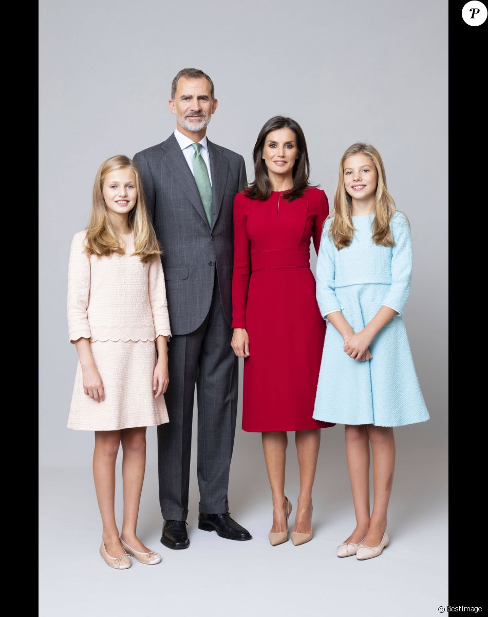 La princesse Leonor, le roi Felipe VI, la reine Letizia, l'infante Sofia - Photos officielles des membres de la famille royale d'Espagne à Madrid le 11 février 2020.