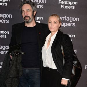 Emmanuelle Béart et Frédéric Chaudier - Avant-première du film "Pentagon Papers" au cinéma l'UGC Normandie à Paris. © Borde-Coadic/Bestimage 