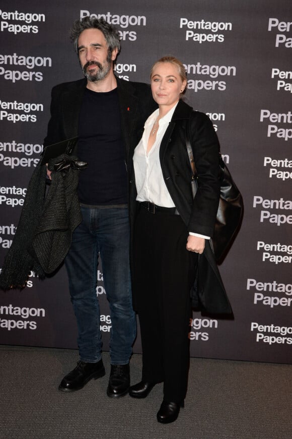 Emmanuelle Béart et Frédéric Chaudier - Avant-première du film "Pentagon Papers" au cinéma l'UGC Normandie à Paris. © Borde-Coadic/Bestimage 