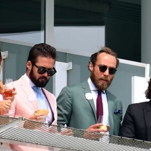 Alexandra Felstead Aka Binky avec Spencer Matthews et James Middleton - Les célébrités lors du Derby Investec d'Epsom le 1er juin 2018