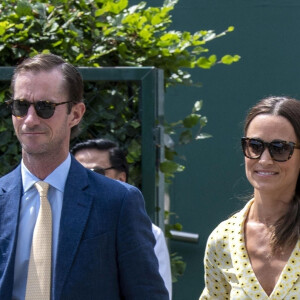 Pippa Middleton Matthews et son mari James Matthews arrivent à Wimbledon à Londres, le 12 juillet 2019.