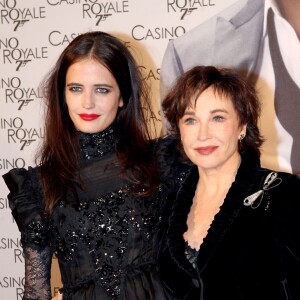 Eva Green et sa mère Marlène Jobert lors de l'avant-première du film Casino Royale à Paris
