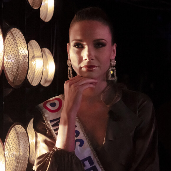 Exclusif - Amandine Petit (Miss France 2021) - Backstage de l'enregistrement de l'émission "A Prendre ou A Laisser (APOAL)", présentée par C.Hanouna et diffusée en direct le 26 janvier sur C8 © Jack Tribeca / Bestimage
