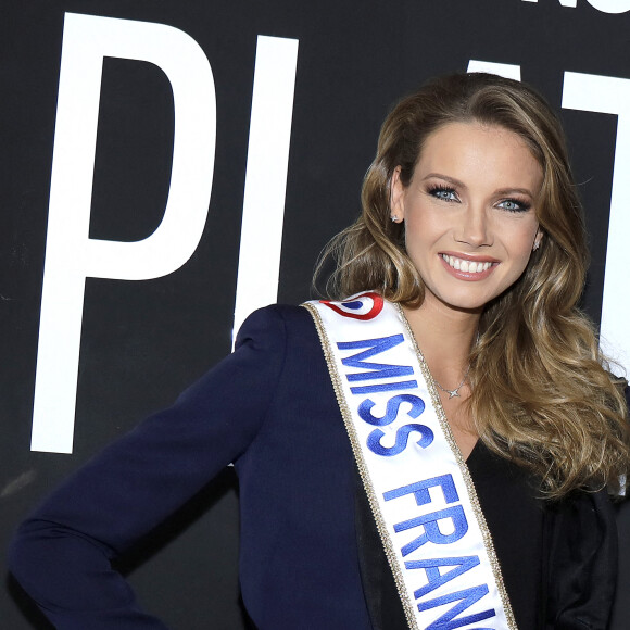 Exclusif - Amandine Petit (Miss France 2021) rencontre Jordan De Luxe sur un plateau de la chaine Non Stop People le 14 janvier 2021 © Cédric Perrin / Bestimage