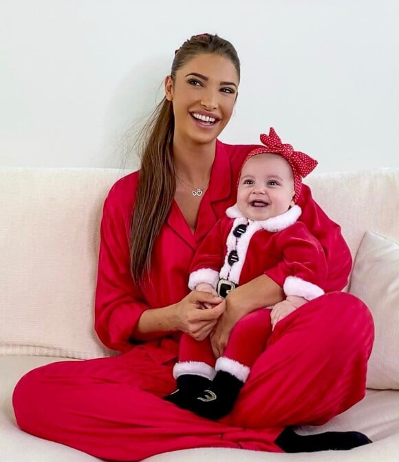 Mélanie Dedigama et sa fille Naya à Noël, le 24 décembre 2020