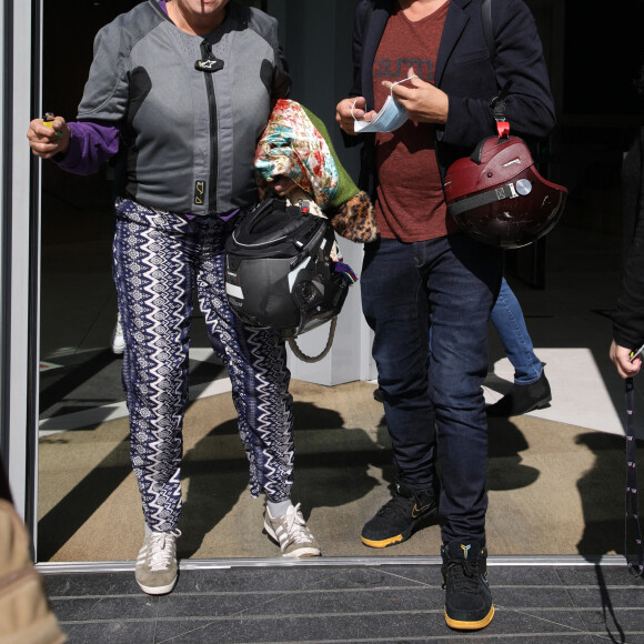 Exclusif - Christine Bravo, Stéphane Plaza à la sortie des studios RTL à Neuilly-sur-Seine le 21 septembre 2020.