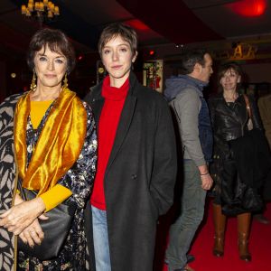Anny Duperey et sa fille Sara Giraudeau - Lancement de la campagne des Pères Noël Verts du Secours Populaire au Cirque Phénix, à Paris. © Jack Tribeca/Bestimage