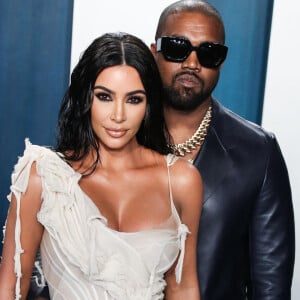 Info - Kim Kardashian fête ses 40 ans - Kim Kardashian West, Kanye West - Photocall de la soirée Vanity Fair en marge de la 92ème cérémonie des Oscars 2020.
