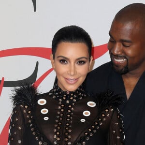 Kim Kardashian enceinte et son mari Kanye West - People à la soirée des CFDA Fashion Awards 2015 à New York, le 1er juin 2015. 