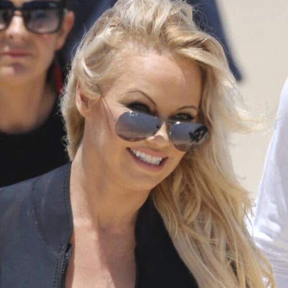 Exclusif - Pamela Anderson sur le tournage d'une publicité pour Ultra Tunes TV sur la plage de Gold Coast sur la côte est de l'Australie.